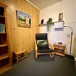 Stor, Velutstyrt Sokkel I Mandal