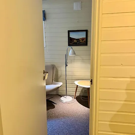 Stor, Velutstyrt Sokkel I