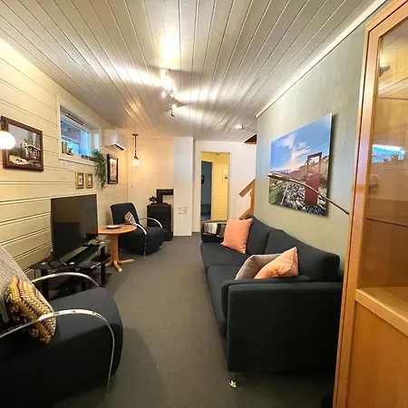 Stor I Mandal, Hos Malfrid Og Rolf Apartment