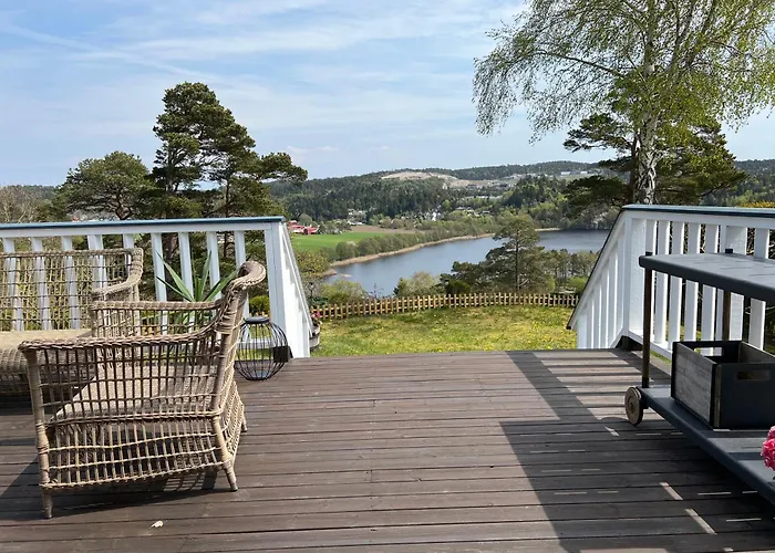 Stor, Velutstyrt Sokkel I Lägenhet *